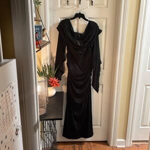 Elegant Giffniseti Black Draped Gown with Butterfly Sleeves, Size XXL